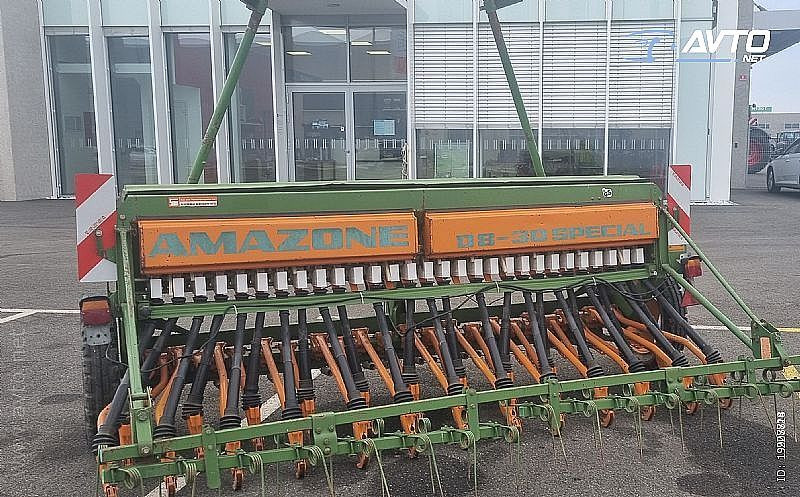 Amazone D8
